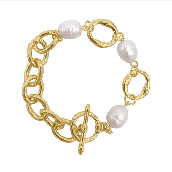 14k Gold Plated Oversized Link and Freshwater Pearl Toggle Chain Bracelet - Picture 1 of 5